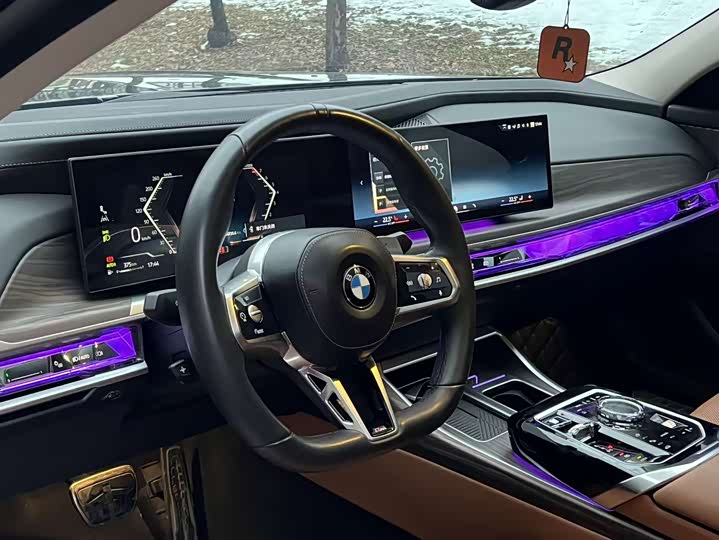 Фото 9 - BMW 7 Series