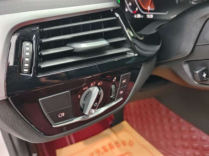 Фото 8 - BMW 5 Series