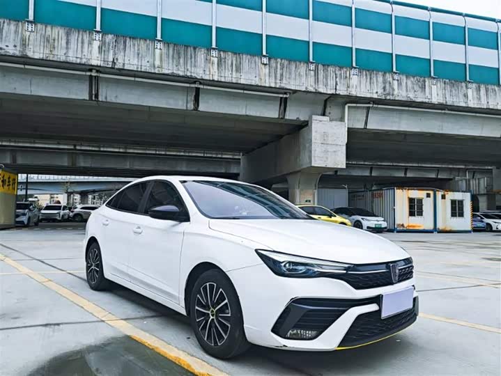 Фото 3 - Roewe i5