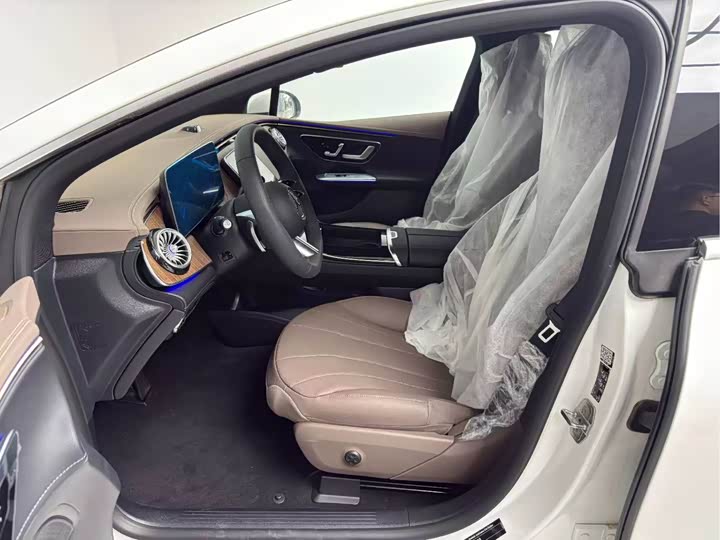 Фото 7 - Mercedes-Benz EQE