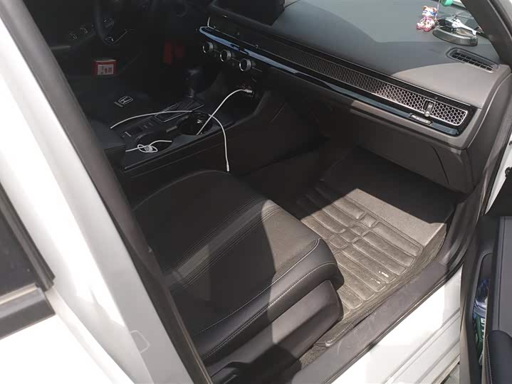 Фото 8 - Honda Civic