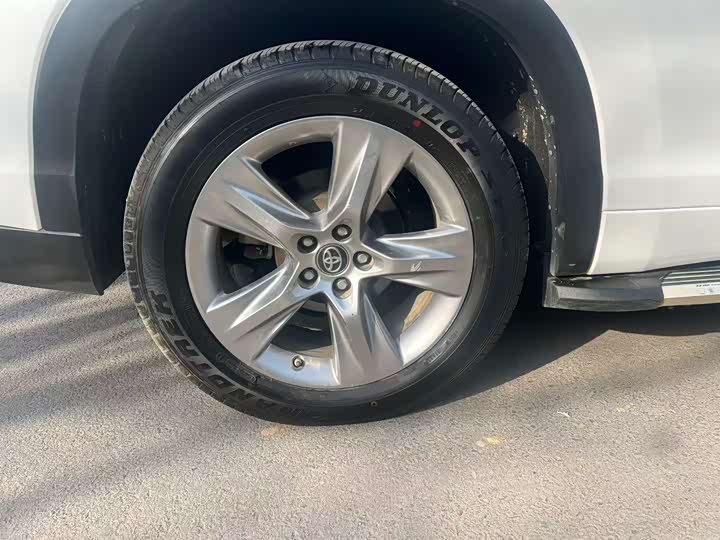 Фото 8 - Toyota Highlander