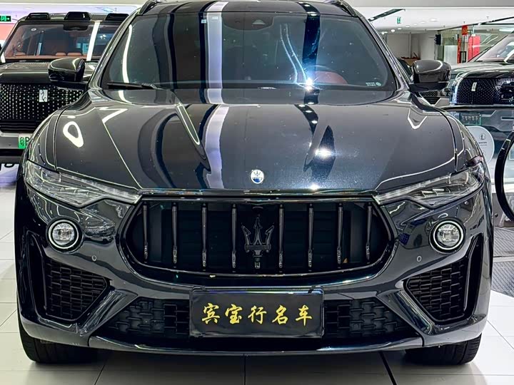 Фото 2 - Maserati Levante