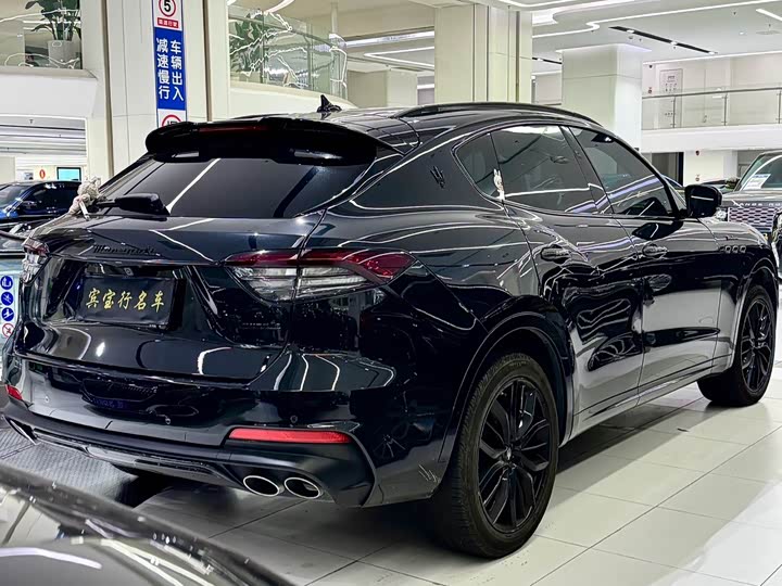 Фото 5 - Maserati Levante