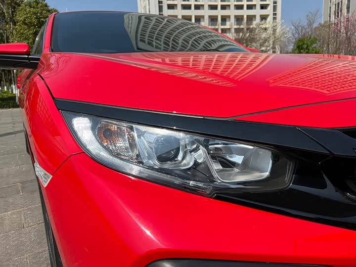 Фото 8 - Honda Civic