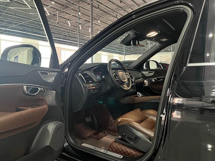 Фото 5 - Volvo XC90