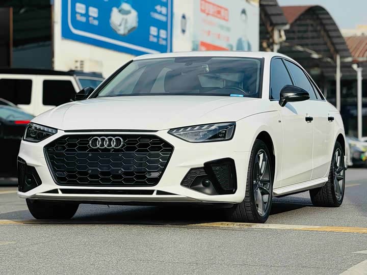 Фото 1 - Audi A4L