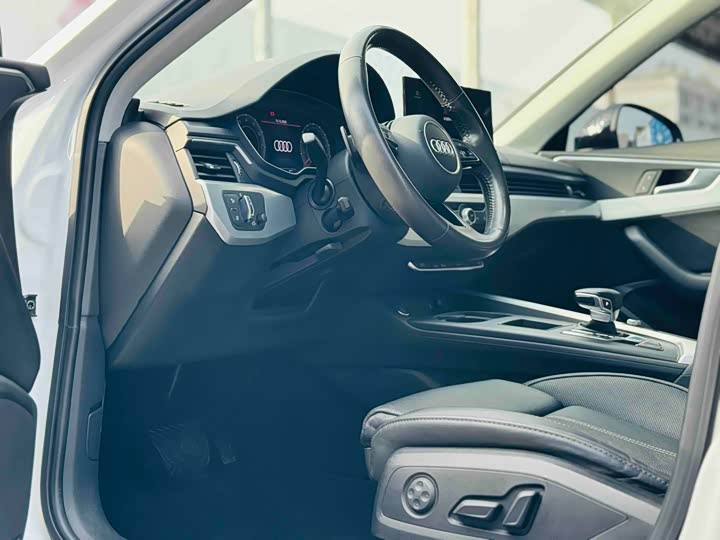 Фото 4 - Audi A4L