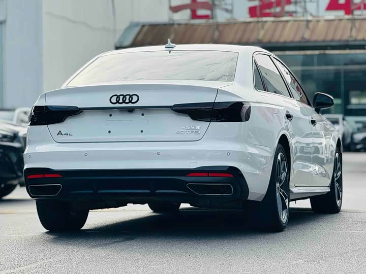 Фото 9 - Audi A4L