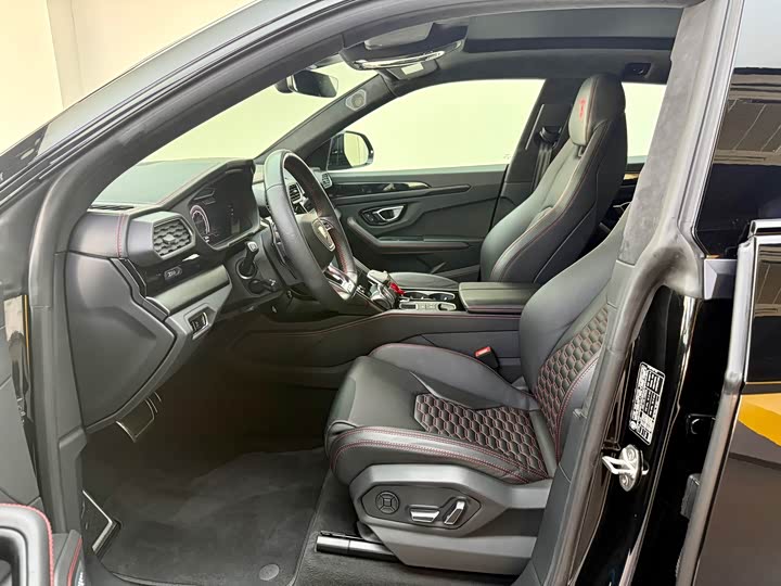 Фото 7 - Lamborghini Urus