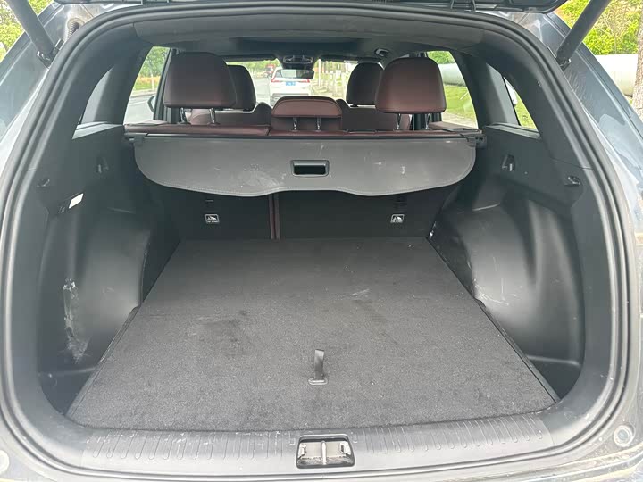 Фото 8 - Geely Monjaro