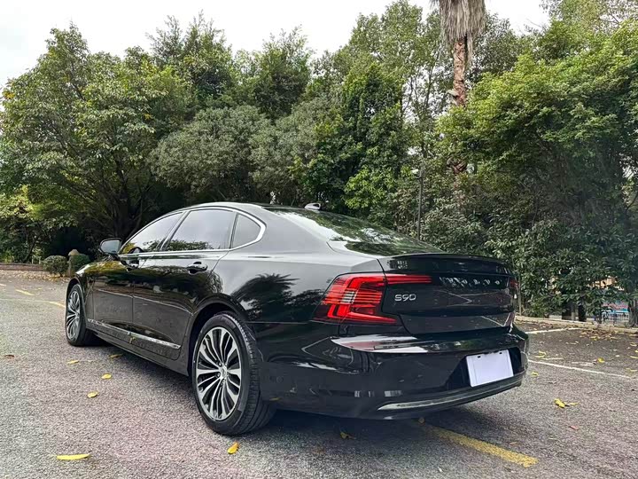 Фото 6 - Volvo S90