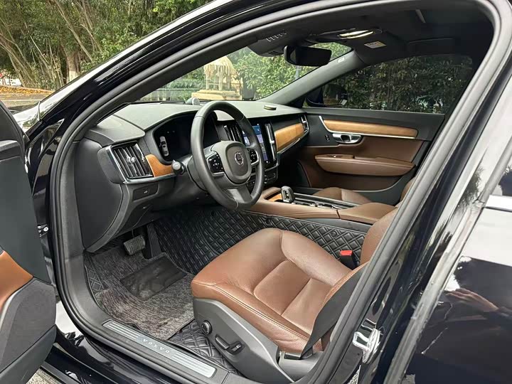Фото 7 - Volvo S90