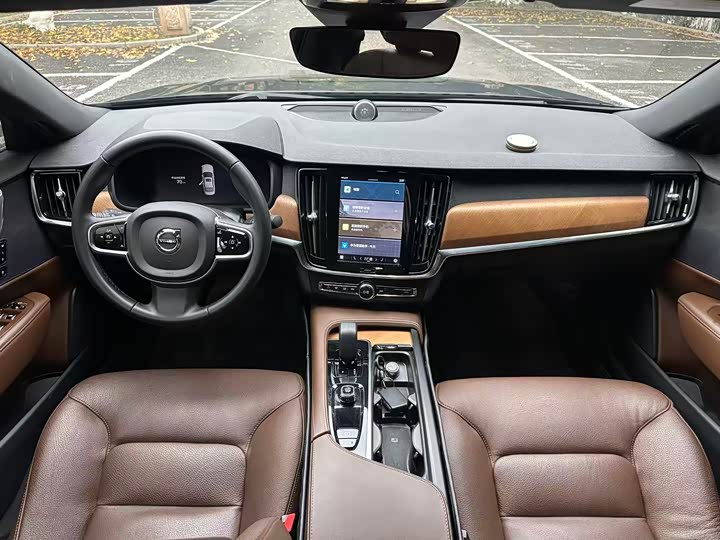 Фото 8 - Volvo S90