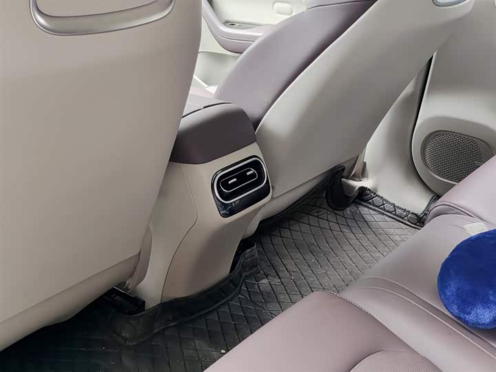 Фото 9 - Leapmotor C11