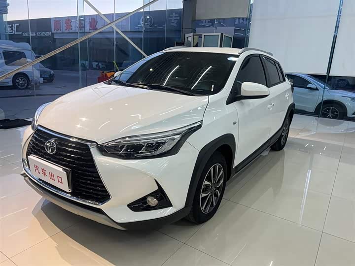 Photo 1 - Toyota Yaris L Hatchback