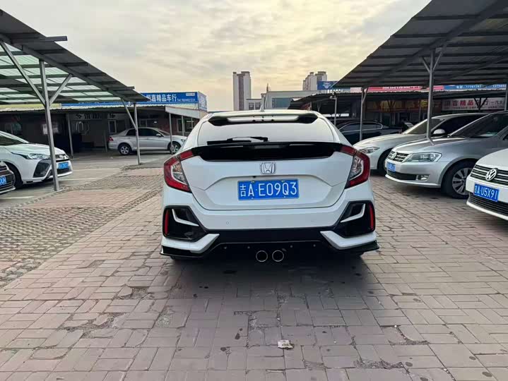 Фото 8 - Honda Civic