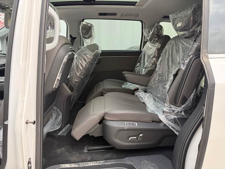 Фото 9 - Maxus Mifa 7