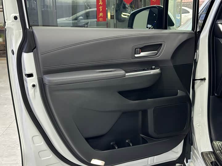 Photo 8 - Toyota Sienna