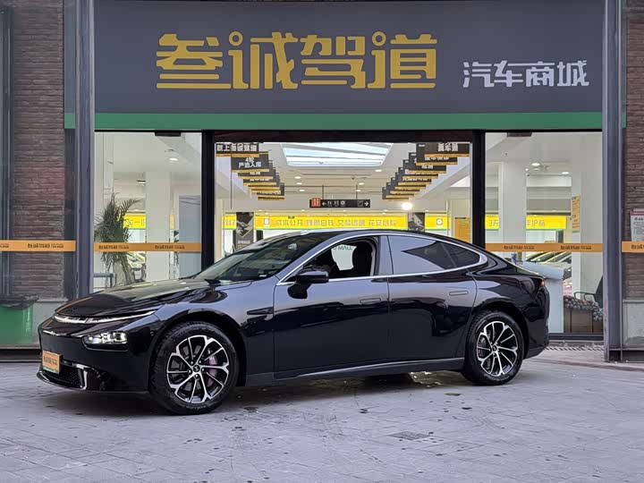 Фото 1 - XPeng P7