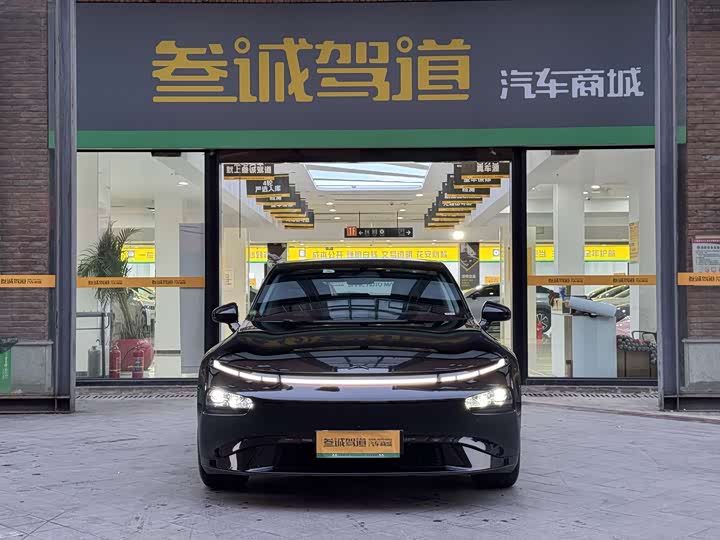 Фото 3 - XPeng P7