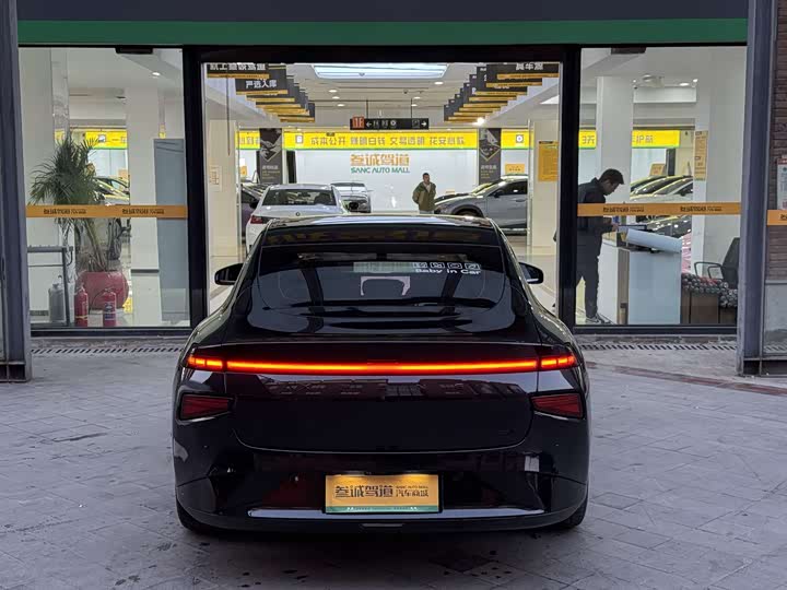 Фото 5 - XPeng P7