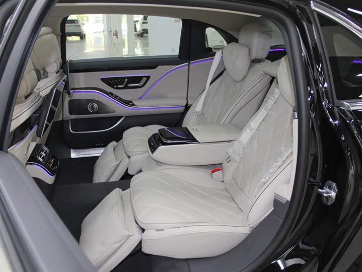 Фото 9 - Mercedes-Benz Maybach S-Class