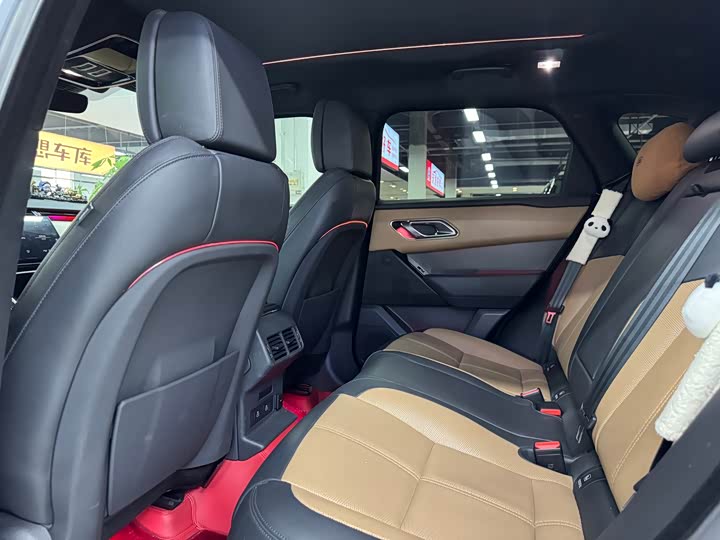 Фото 7 - Land Rover Range Rover Velar