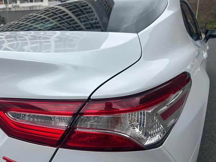 Фото 8 - Toyota Camry