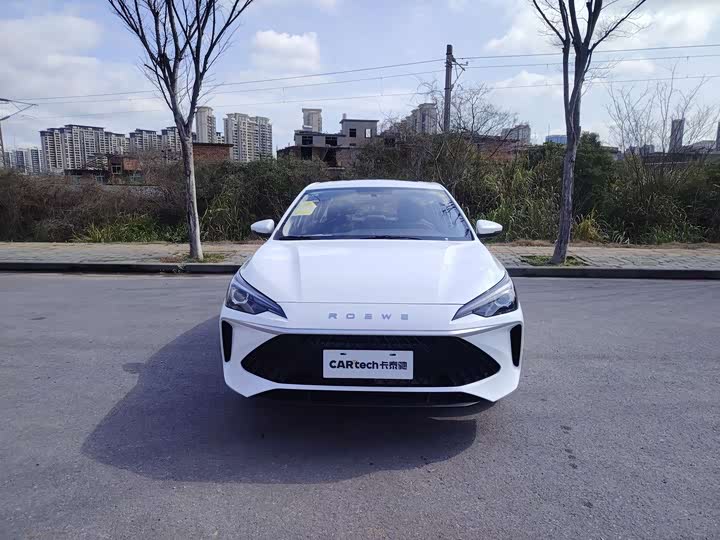 Фото 2 - Roewe i5