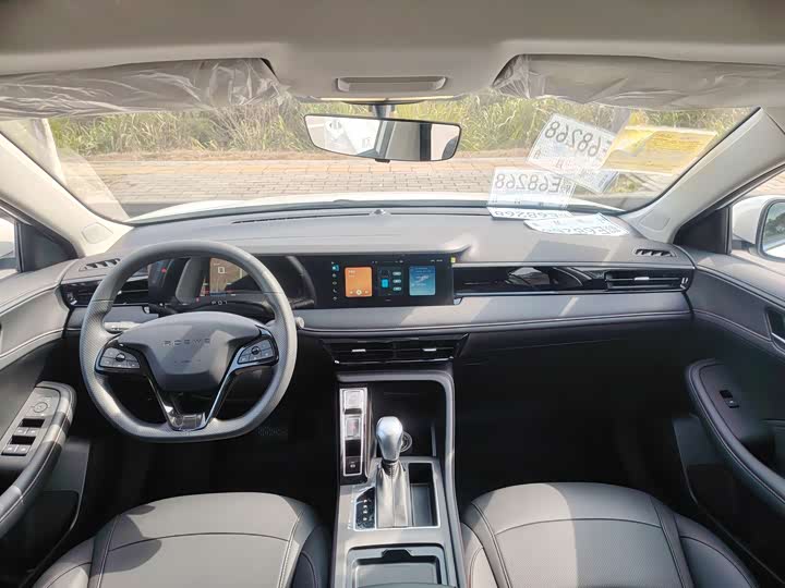 Фото 8 - Roewe i5