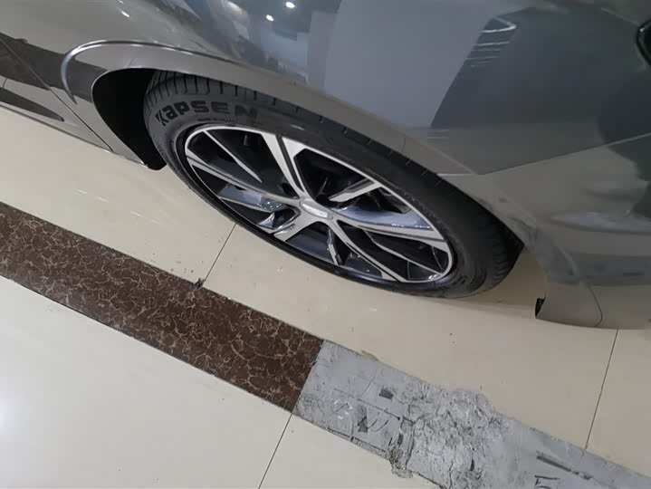 Фото 6 - Geely Emgrand