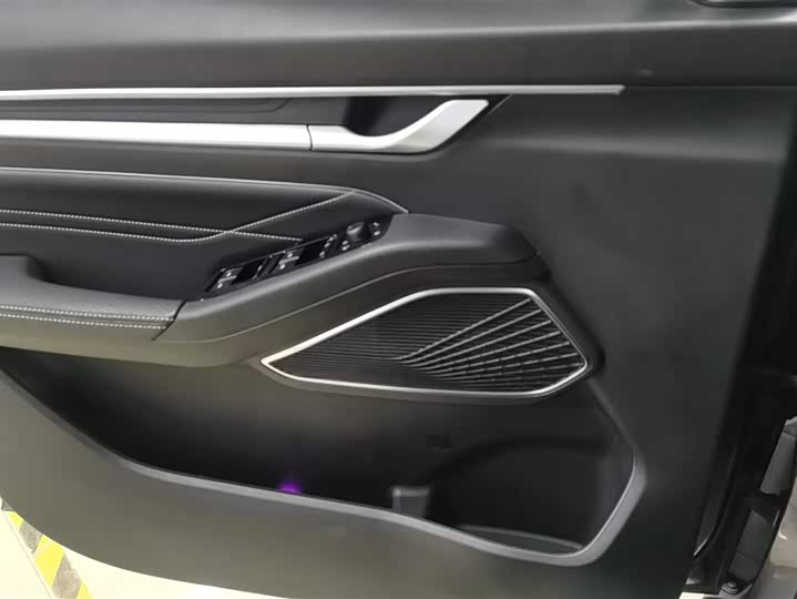 Фото 7 - Geely Emgrand