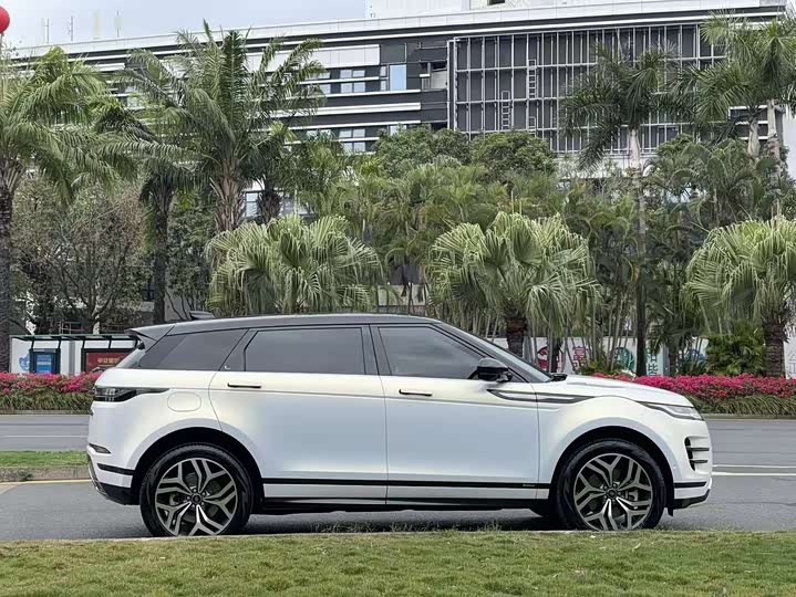 Photo 7 - Land Rover Range Rover Evoque L Hybrid