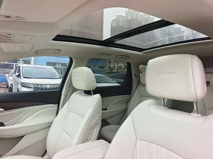 Фото 8 - Buick Enclave