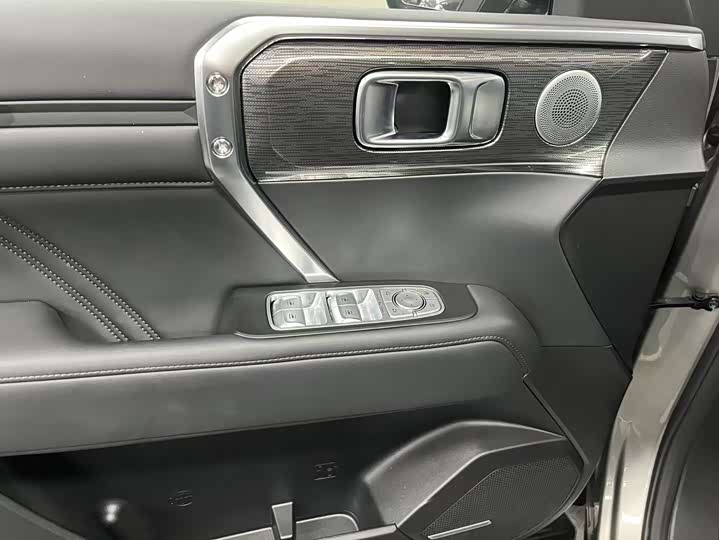 Photo 5 - Tank 400 Hybrid