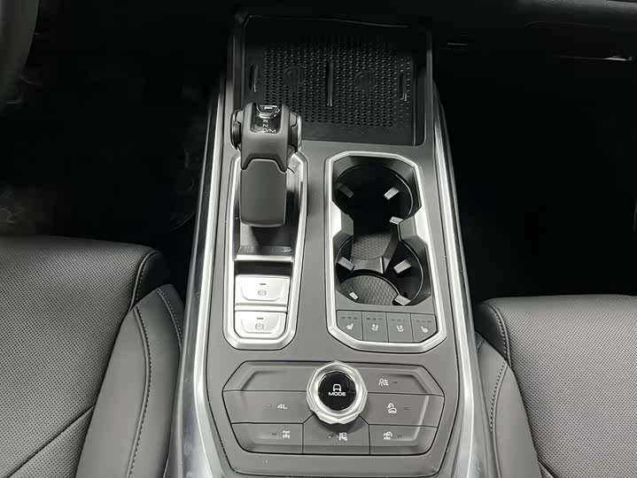 Photo 6 - Tank 400 Hybrid