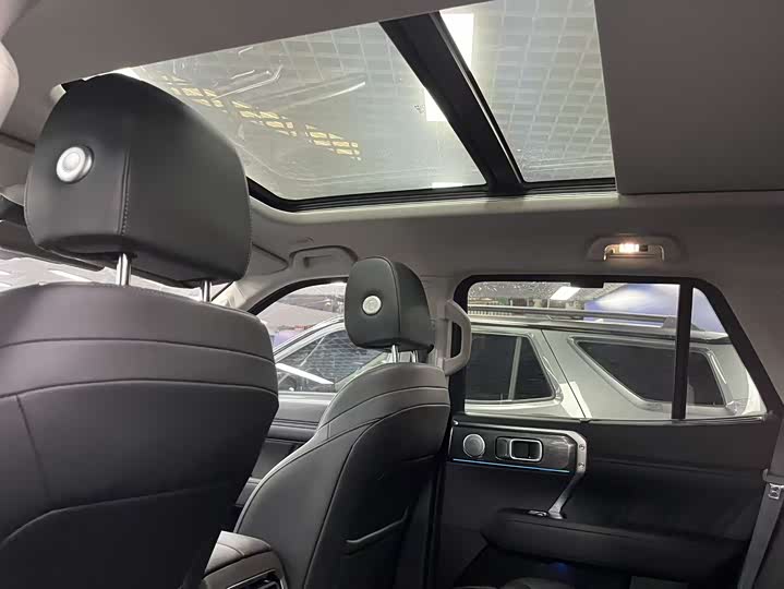 Photo 9 - Tank 400 Hybrid