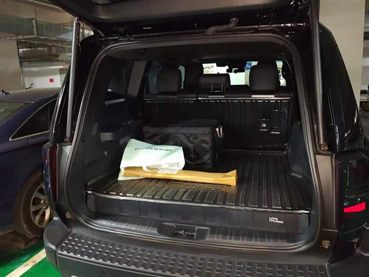 Photo 4 - Toyota Prado