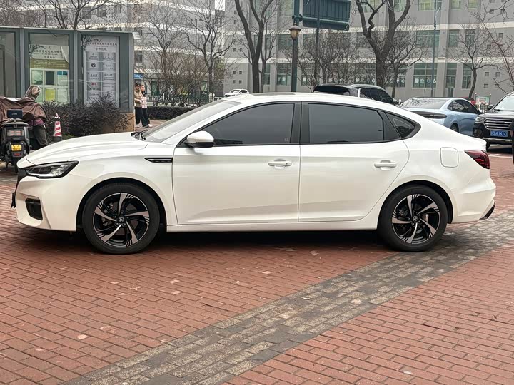 Фото 8 - MG Motor 6