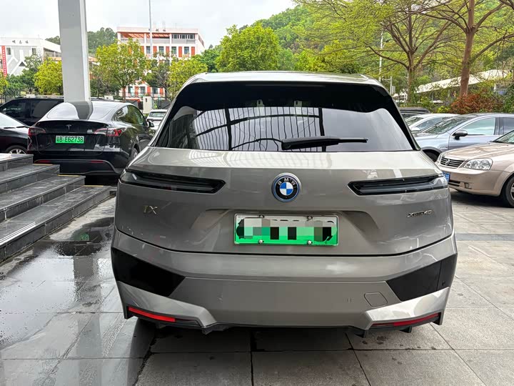 Фото 9 - BMW iX