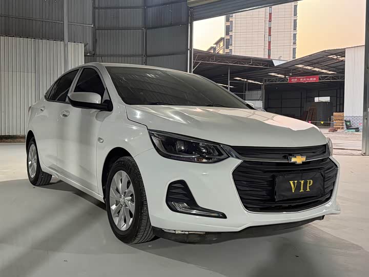 Фото 2 - Chevrolet Onix (Cavalier)