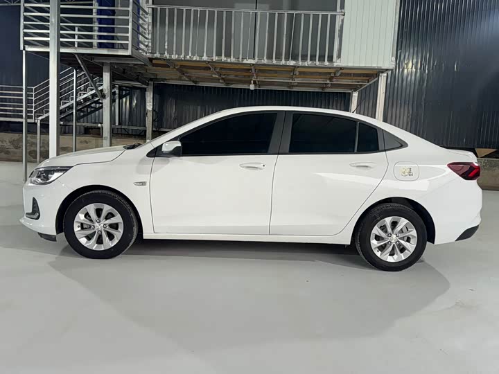 Фото 3 - Chevrolet Onix (Cavalier)