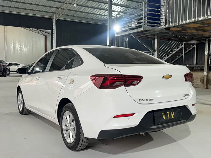 Фото 5 - Chevrolet Onix (Cavalier)