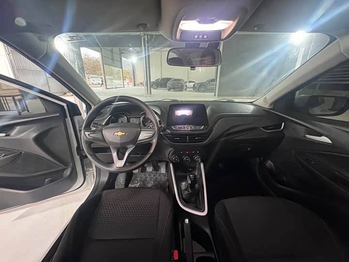 Фото 9 - Chevrolet Onix (Cavalier)