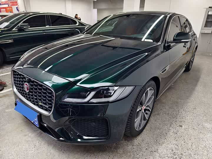 Фото 1 - Jaguar XF L