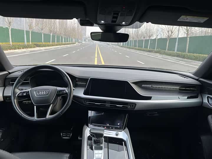 Фото 3 - Audi Q6