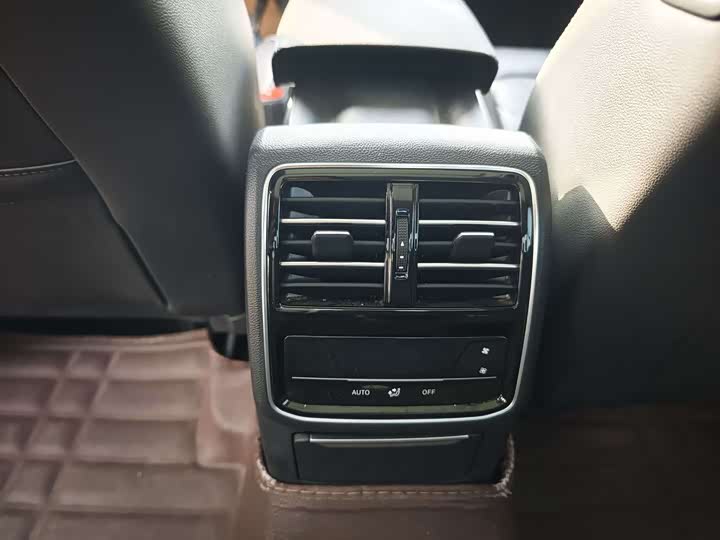 Фото 8 - Volkswagen Magotan GTE Hybrid