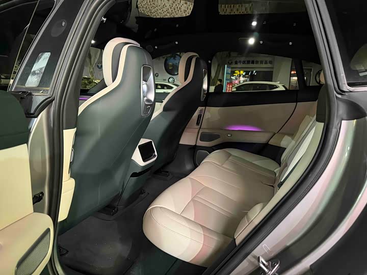 Фото 4 - Xiaomi YU7