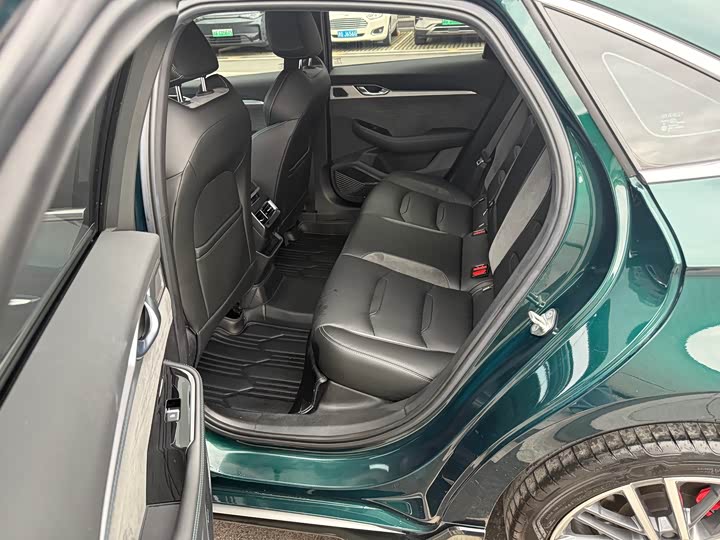 Zdjęcie 5 - Geely Preface
